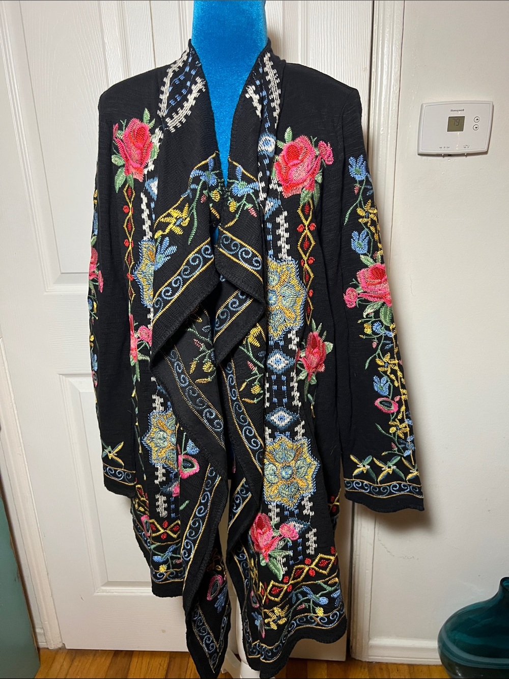 Time For Me Floral Embroidered Cardigan Sweater Women’s Medium